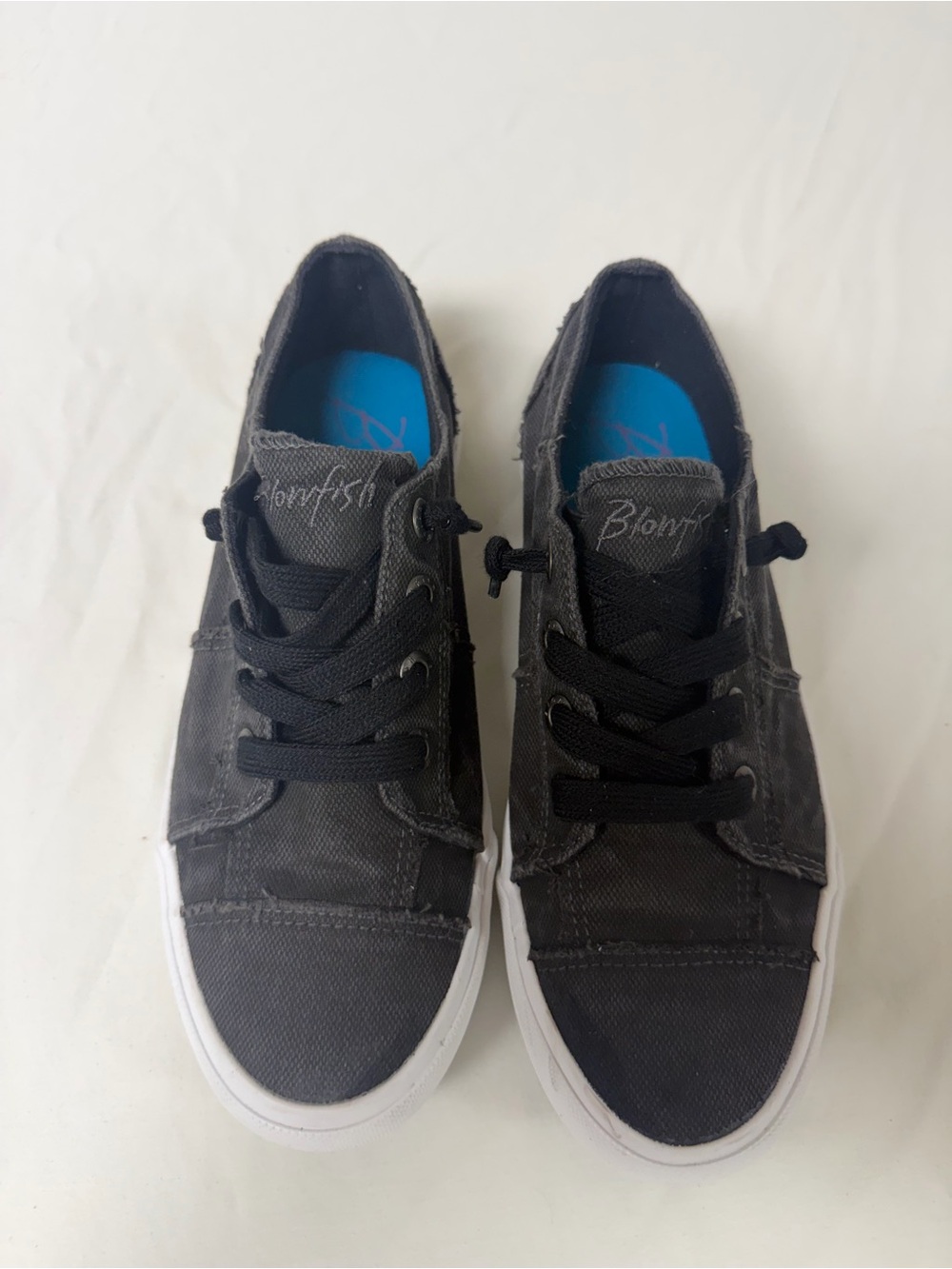 Blowfish Malibu Women’s Black Slip On Sneakers Size 8M